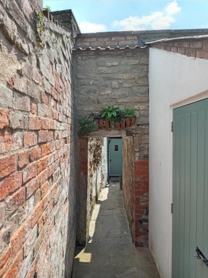 Delighful Self Catering In The Heart Of Гластонбери Экстерьер фото