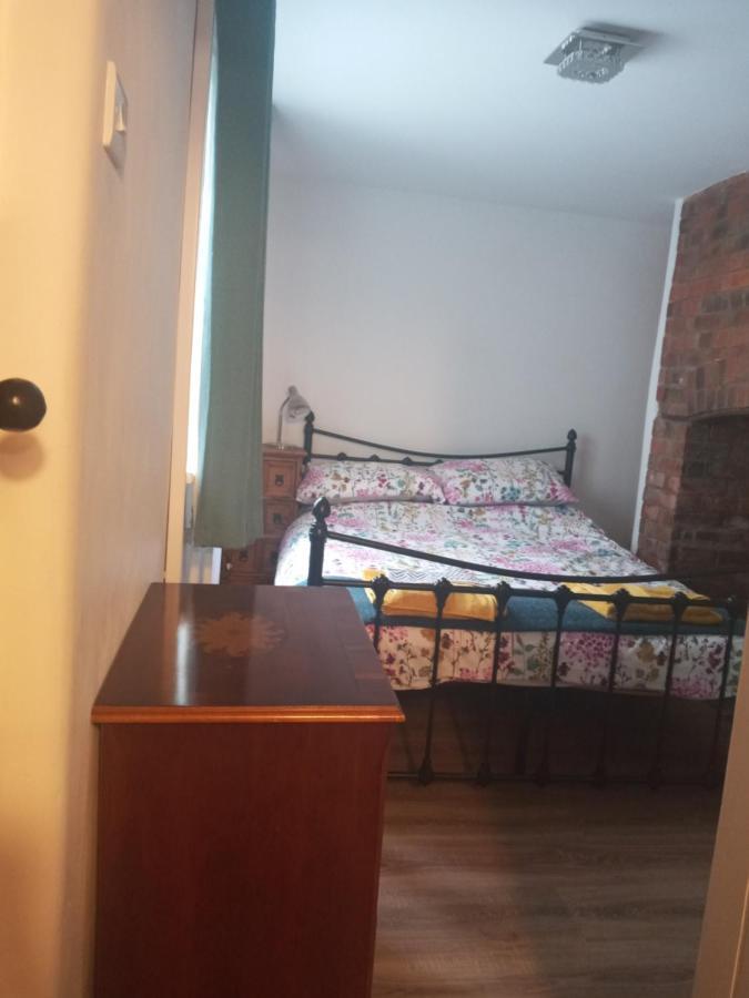Delighful Self Catering In The Heart Of Гластонбери Экстерьер фото
